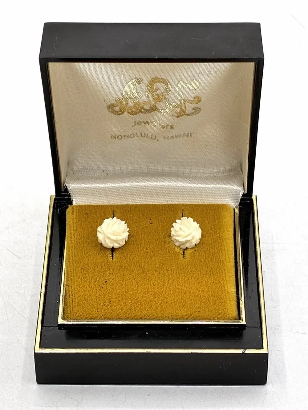 Vintage Hawaii Carved White Rose Stud Earrings Abe Jewelers Honolulu With Box